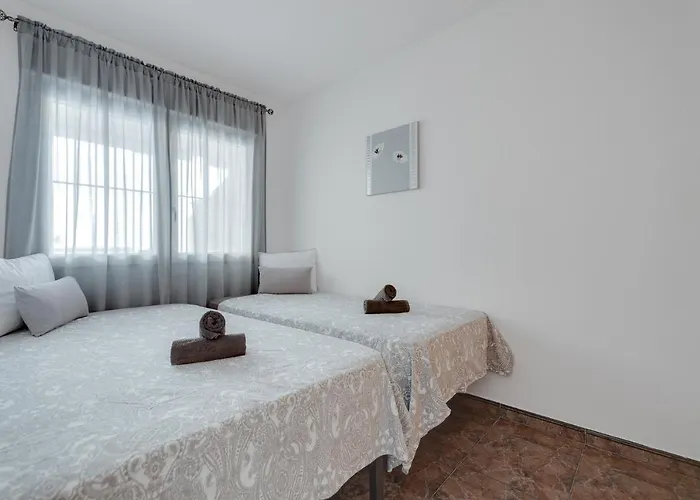 Raxi تورّيفيِخا